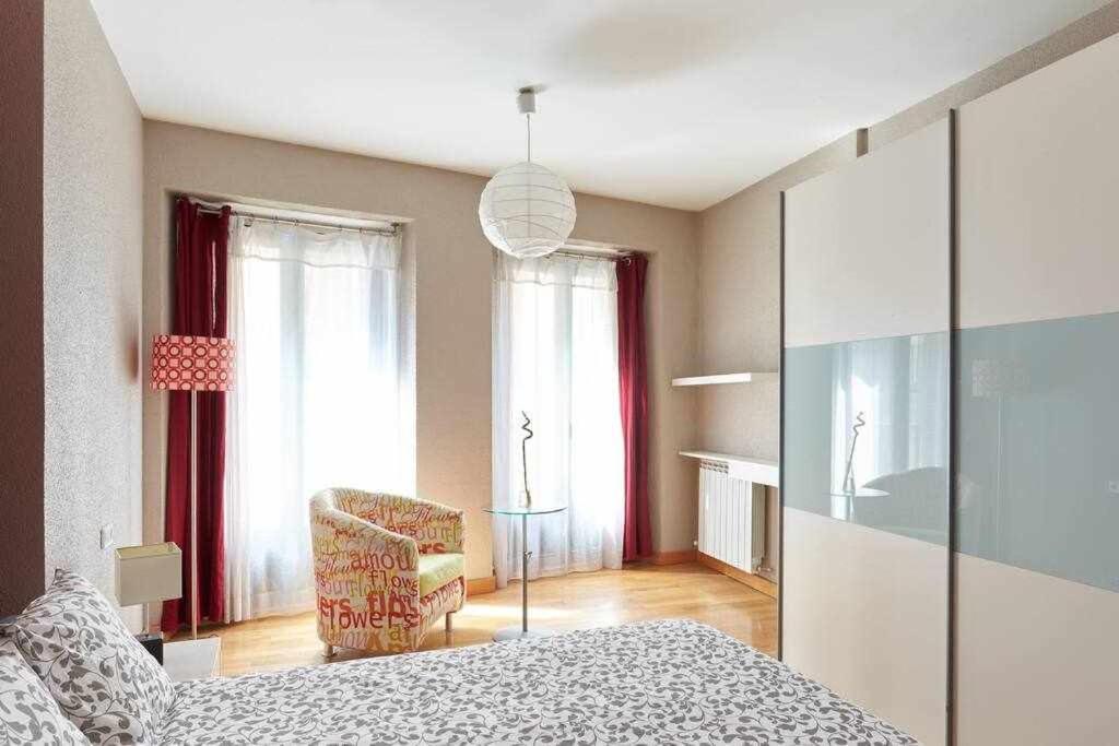 Apartamento Ayla Ayuntamiento Pamplona Esterno foto